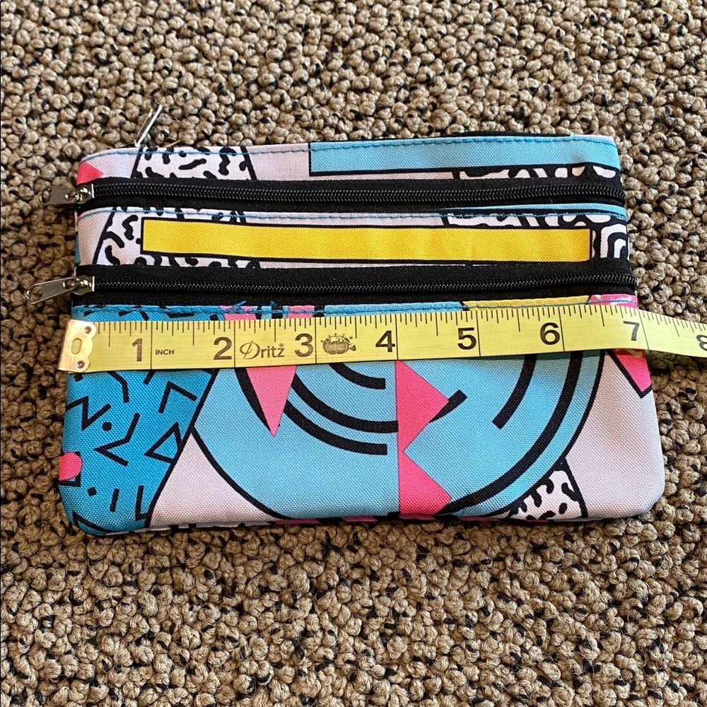Colorful Geometric Patterned Pouch - Picture 4 of 5